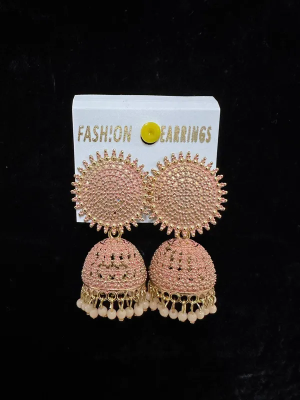 https://cdn-image.blitzshopdeck.in/ShopdeckCatalogue/tr:f-webp,w-600,fo-auto/6415958f1a426000122ef29a/media/AARNA_GOLD_PLATED_PEARL_BEADED_KUNDAN_JHUMKA_EARRING_7E5POC3DUO_2024-02-16_1.jpg__Aarna Jewel