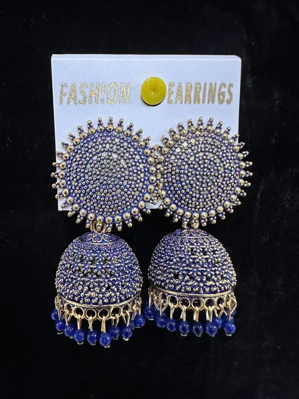 https://cdn-image.blitzshopdeck.in/ShopdeckCatalogue/tr:f-webp,w-600,fo-auto/6415958f1a426000122ef29a/media/AARNA_GOLD_PLATED_PEARL_BEADED_KUNDAN_JHUMKA_EARRING_NHH40IM5XX_2024-02-16_1.jpg__Aarna Jewel