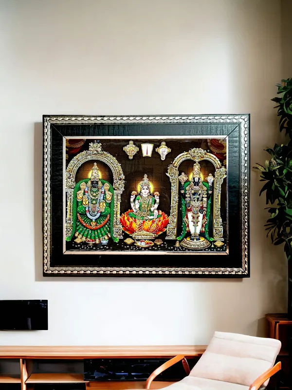 Thirupathi_Sri_Padmavathi_Thayar_Srinivasa_Perumal_with_Sri_Maha_Lakshmi_Photo_Frame