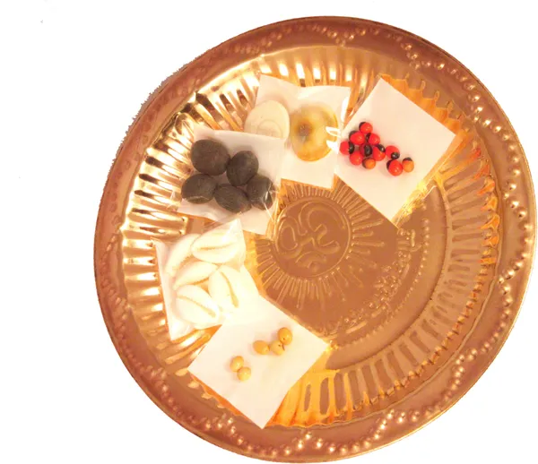 Pooja_Thali_|_Gomti_Chakra_|_Kamal_Gatte_|_Kaudi_|_Red_Chirmi_Beads_Copper_(43_Pieces,_Brown)