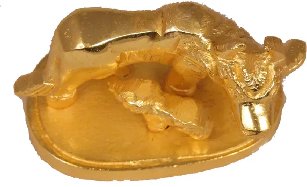 Brass_Cow_&_Calf_Sculputer_Handicraft_Brass_Idol_Decorative_Showpiece_-_4_Cm_(Brass,_Gold)