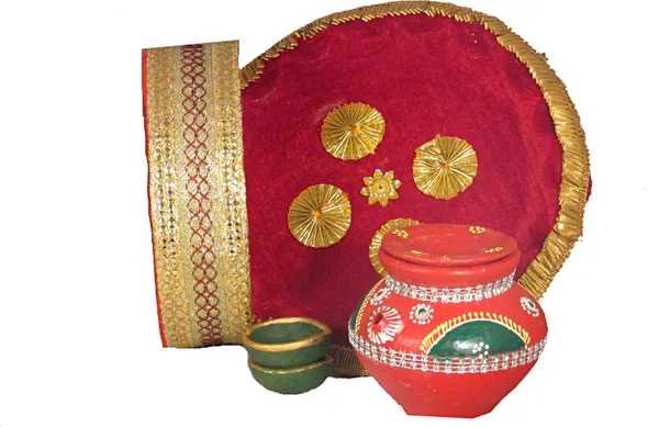 Karwa_Chauth_Pooja_Thali_Set|Karwachauth_Thali_Set_|Karwa_Chauth_Thali_Maroon_With_Karwa_And_Chalni_Terracotta_(5_Pieces,_Maroon,_Gold)
