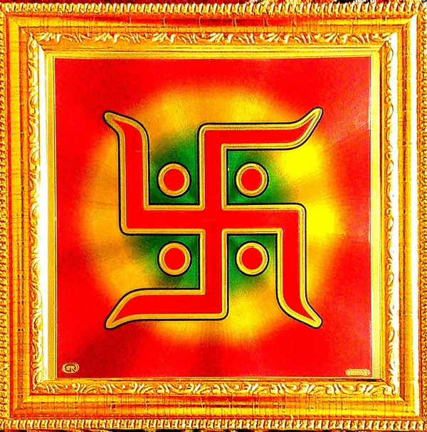 Photo_&_Frame_Swastik