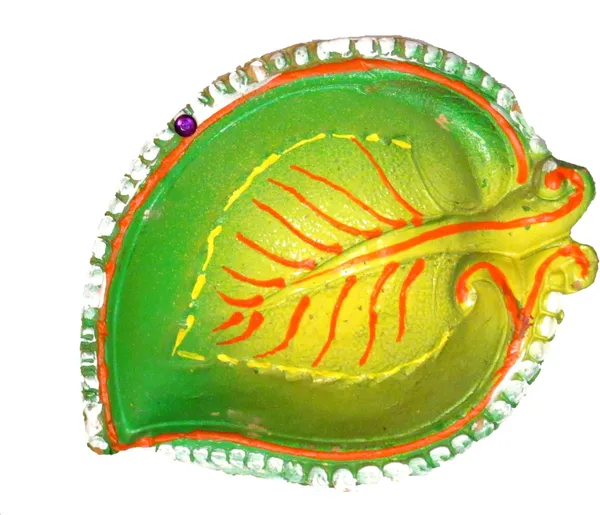 Terracotta_Thali_6_Inch_With_Leaf_Diya_Terracotta_(1_Pieces,_Red)