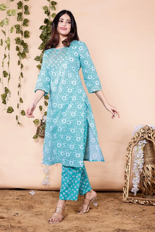 Exquisite_Cotton_Kurta_Pant_Dupatta_Sets_with_Intricate_Embroidery