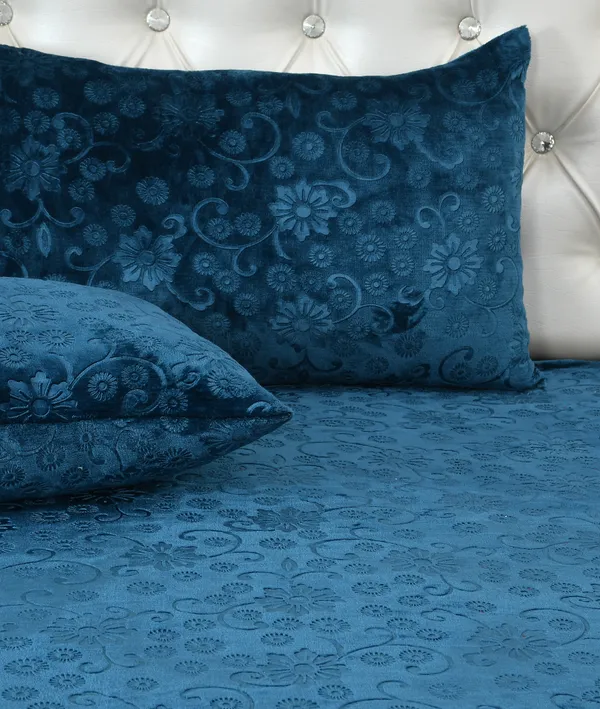 PREMIUM_500_TC_HEAVY_VELVET_WARM__FITTED_BEDSHEET_WITH_ELASTIC_ALL_AROUND_having_Embossing_Floral_design