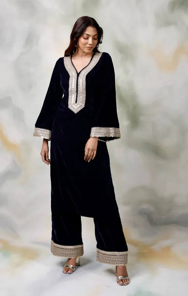 Blue_Velvet_Suit_Set