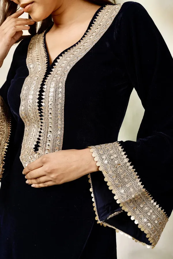 Blue_Velvet_Suit_Set
