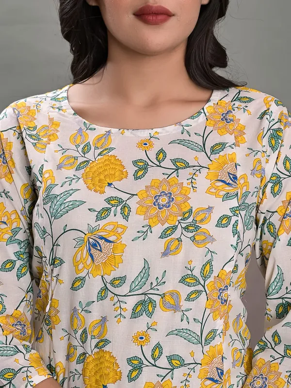 White_Jaipuri_Maternity_And_Feeding_Kurti