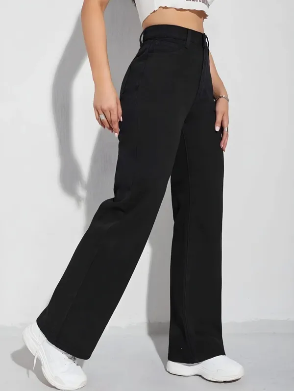 Mirc_Z_Black_Zip_Fly_Stylish_Pocket_Straight_Fit_Denim_Jeans_For_Women