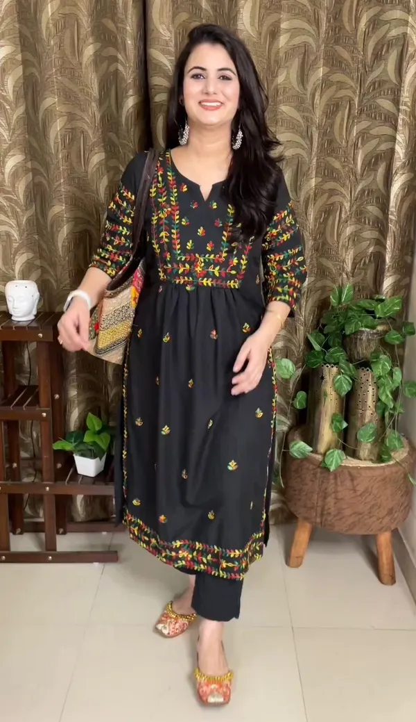 Beautiful_Kurta_2_piece_Set__With_A_Embroidery