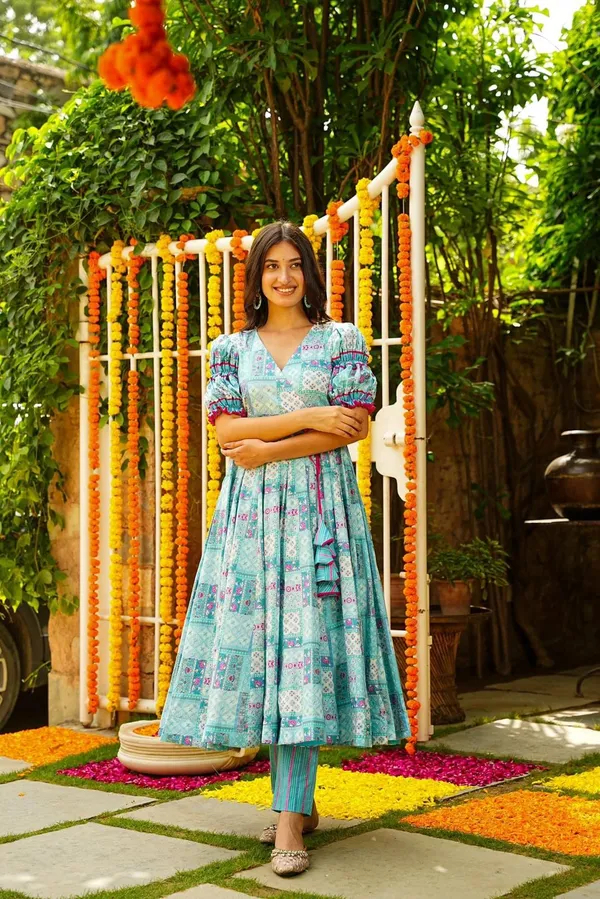 Blue_Muslin_Maxi_Gown_With_Dupattas
