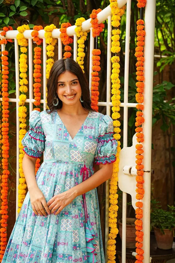 Blue_Muslin_Maxi_Gown_With_Dupattas