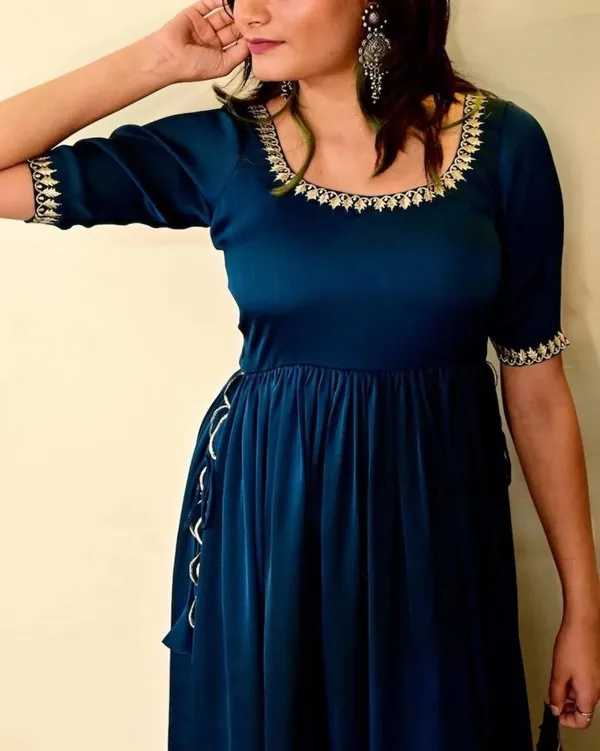 Chiffon_Nyra_Cut_Dress_3_Pis_Set