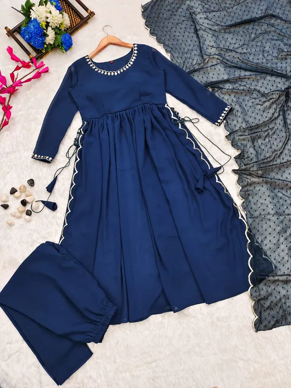 Chiffon_Nyra_Cut_Dress_3_Pis_Set