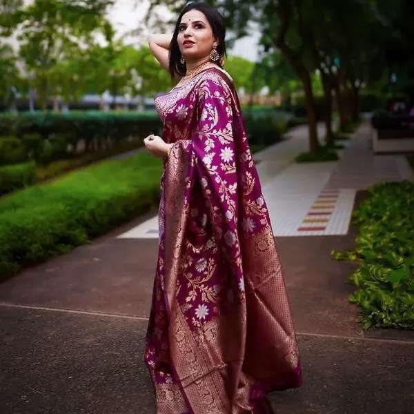 Shubh_Lichi_Slik_Banarasi_Saree