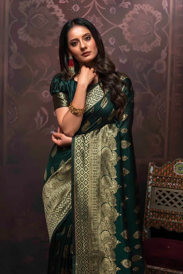 Green_Jacquard_Silk_Beautiful_Saree