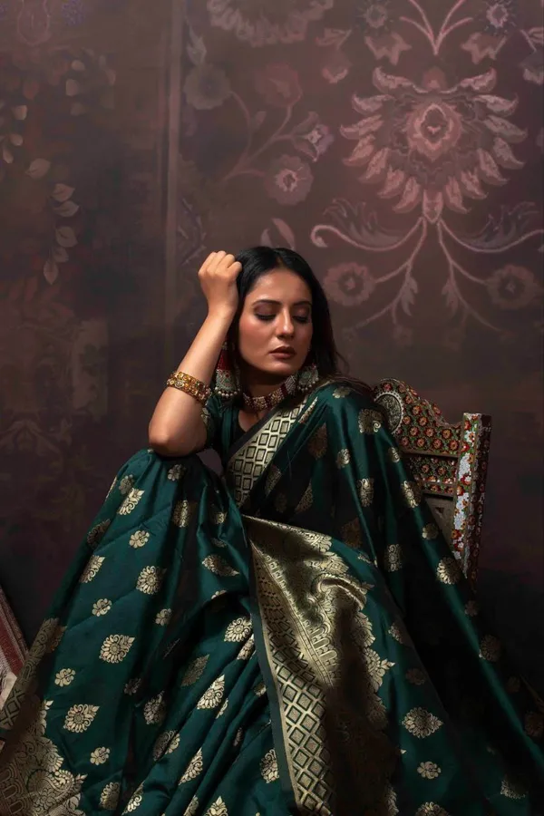 Green_Jacquard_Silk_Beautiful_Saree