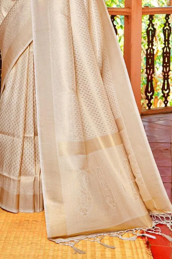 Ivory_White_Kanjivaram_Soft_Woven_Silk_Saree