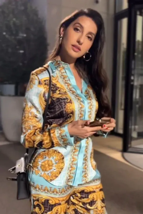 Celebrity_Look_Gold_Baroque_Printed_Co-ord_Set