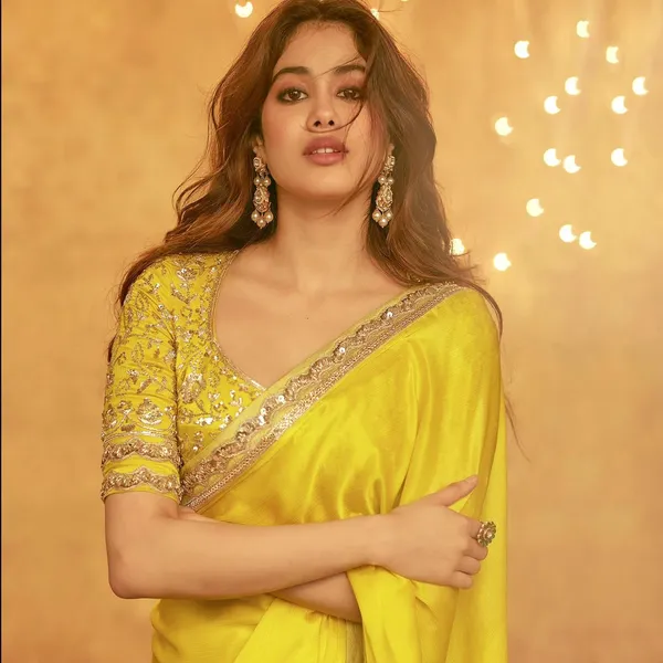 Designer_Manish_Malhotra_Made_Yellow_Color_Pure_Chiffon_Silk_Saree