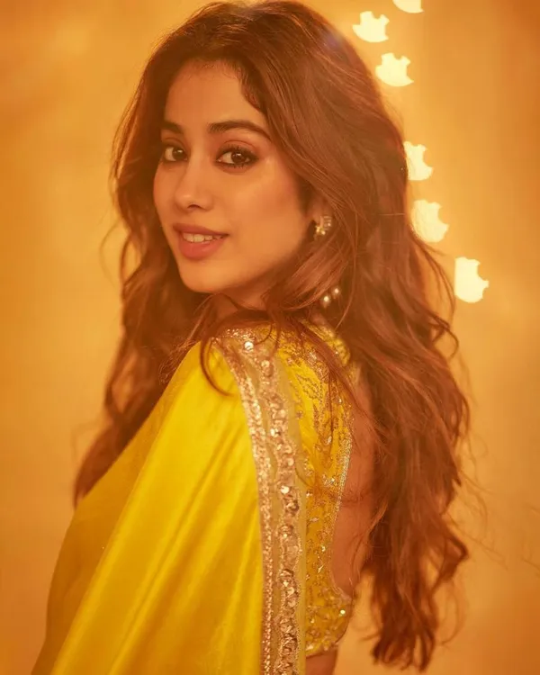 Designer_Manish_Malhotra_Made_Yellow_Color_Pure_Chiffon_Silk_Saree