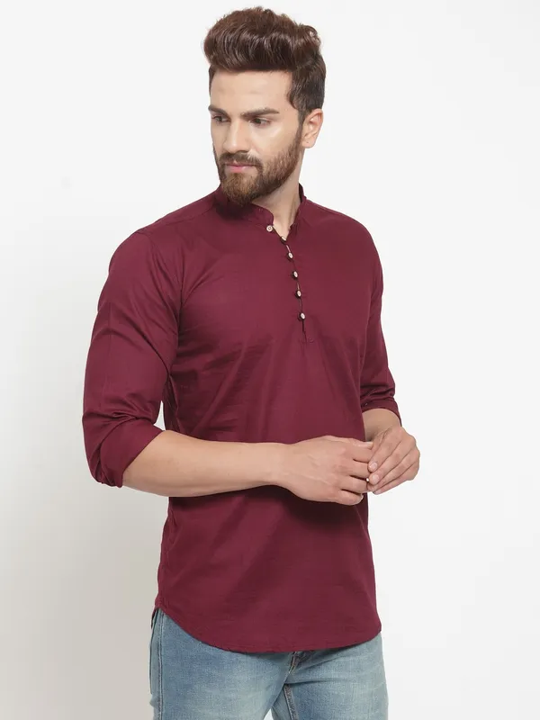 Men_Solid_Straight_Kurta_(Maroon)