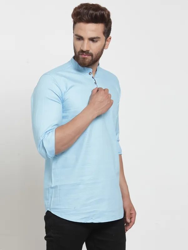 Men_Solid_Straight_Kurta_(Light_Blue)
