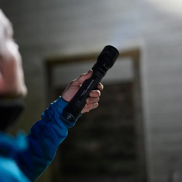 Ledlenser_-_P17R_Rechargeable_Core_Handheld_Xtreme_Flashlights
