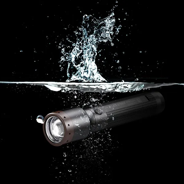 Ledlenser_-_P7R_Rechargeable_Core_Handheld_Flashlights