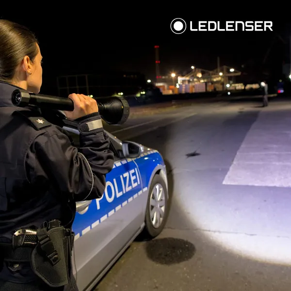Ledlenser_-_X21R_Rechargeable_Handheld_Xtreme_Flashlights