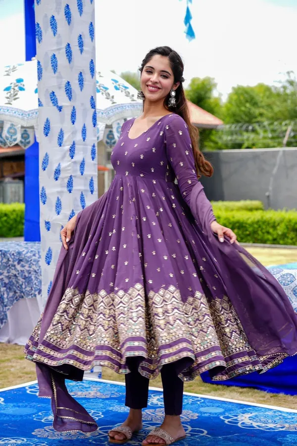 Lavender_Emb_Gown_With_Dupattas
