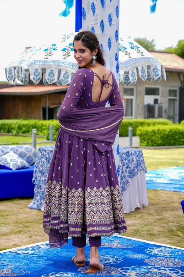 Lavender_Emb_Gown_With_Dupattas