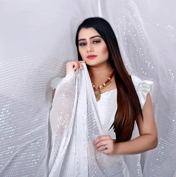 White_Georgette_Saree_Versatile_Elegance_for_Casual_and_Formal_Occasions
