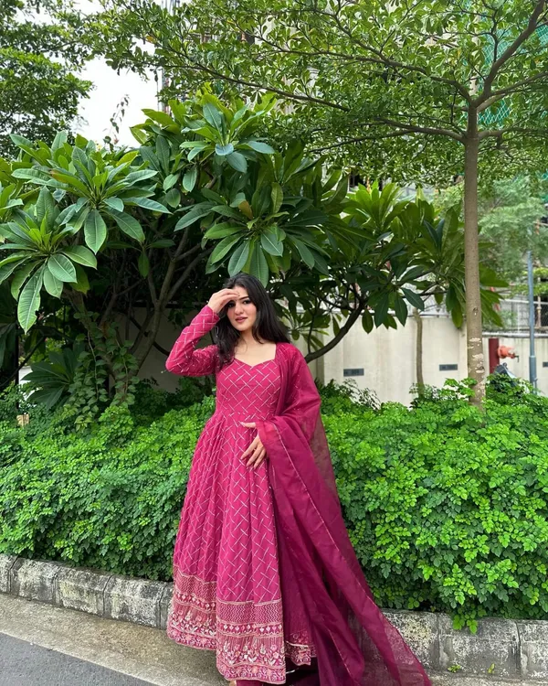 The_Maharani_Gown_With_Dupatta