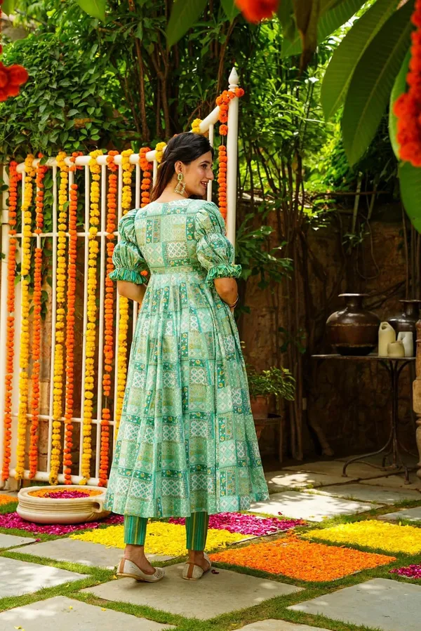 Mint_Muslin_Maxi_Gown_With_Dupattas