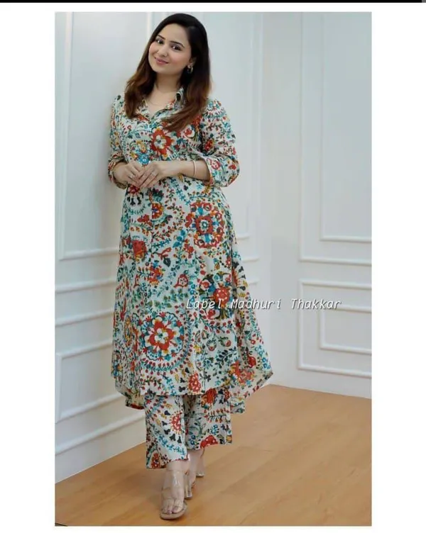 Poly_Reyon_Fabrics_With_Digtal_Printing_Soft_Fabrics_With_Pent_And_Buttun