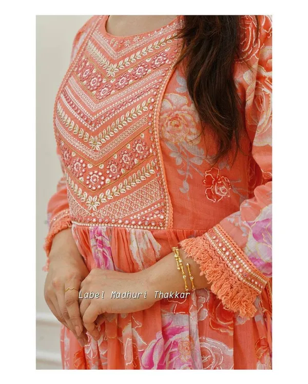 Indian_Women_Rayon_Anarkali_Kurti,_Pant_With_Dupatta_Dress_Set.