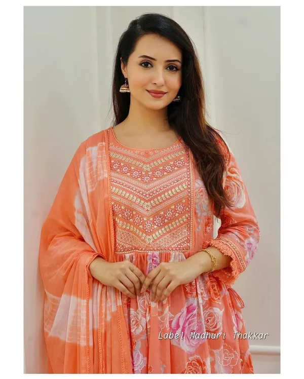 Indian_Women_Rayon_Anarkali_Kurti,_Pant_With_Dupatta_Dress_Set.