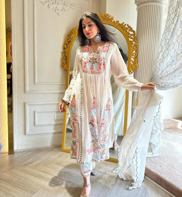 Women_Georgette_Anarkali_Pant_Dupatta_Set