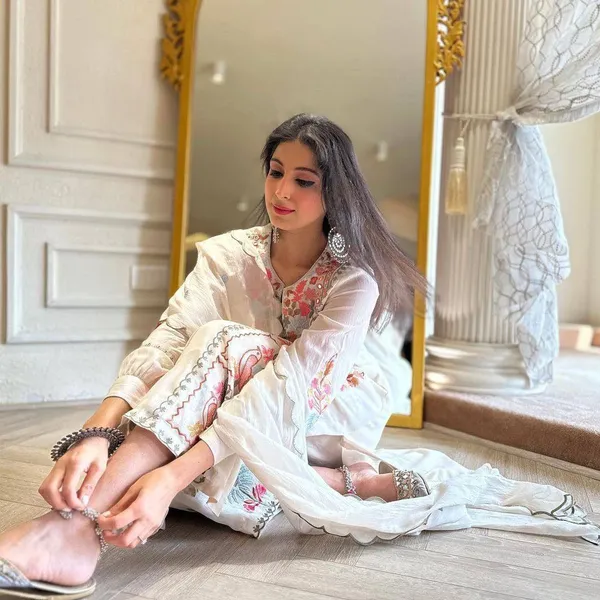 Women_Georgette_Anarkali_Pant_Dupatta_Set