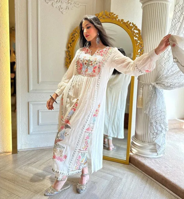 Women_Georgette_Anarkali_Pant_Dupatta_Set
