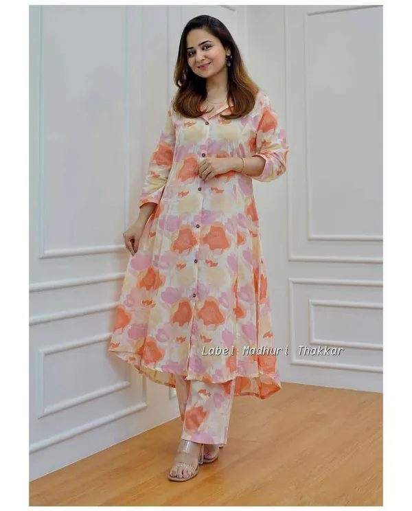 Poly_Reyon_Fabrics_With_Digtal_Printing_Soft_Fabrics_With_Pent_And_Buttun