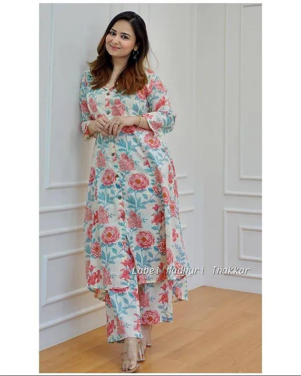 Poly_Reyon_Fabrics_With_Digtal_Printing_Soft_Fabrics_With_Pent_And_Buttun