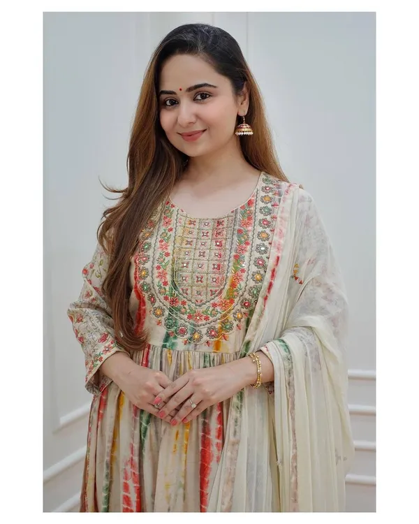 Beautiful_Handmade_Kalamkari_work_Kurti_pant_with_Dupatta_set