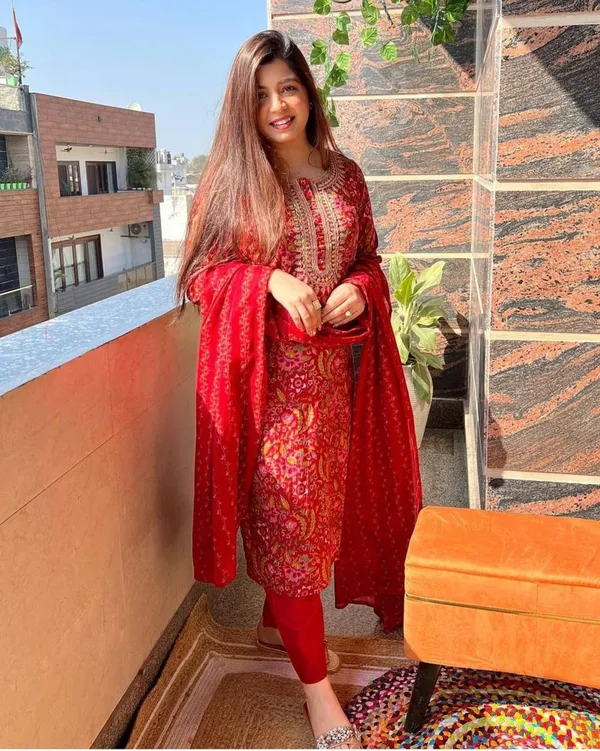 Red_Beautiful_Jaipur_Printed_Kurti_Dupatta_Set