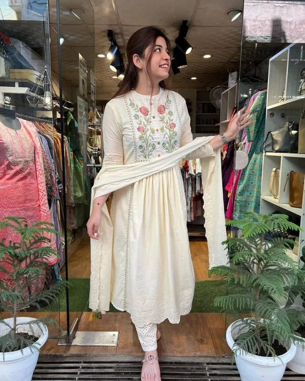 Gupta_Fashion_Cotton_Embroidered_Kurta_Pant_and_Dupatta_Set_for_Women