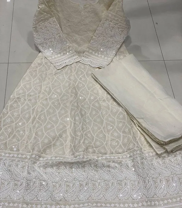 The_Beautiful_White_Dress
