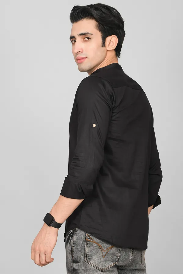 Men_Solid_Straight_Kurta_(Black)