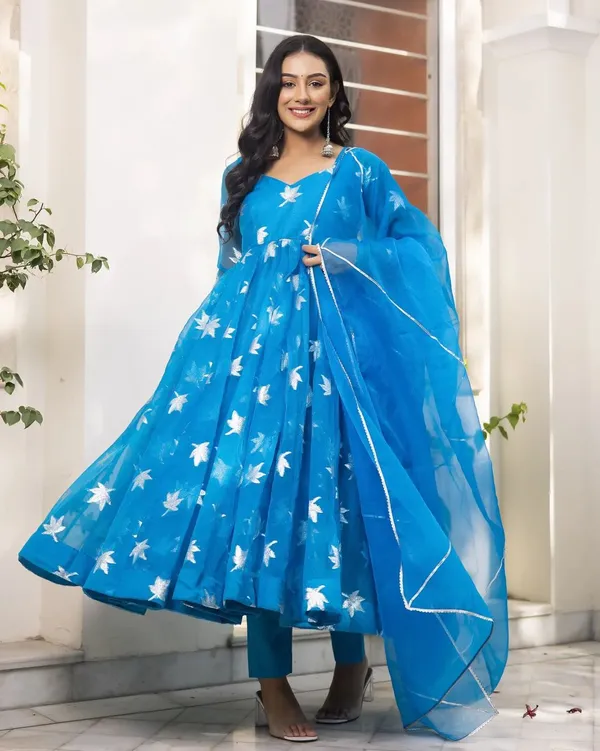 This_Beautiful_Golden_Leaf_Embroidery_Gown